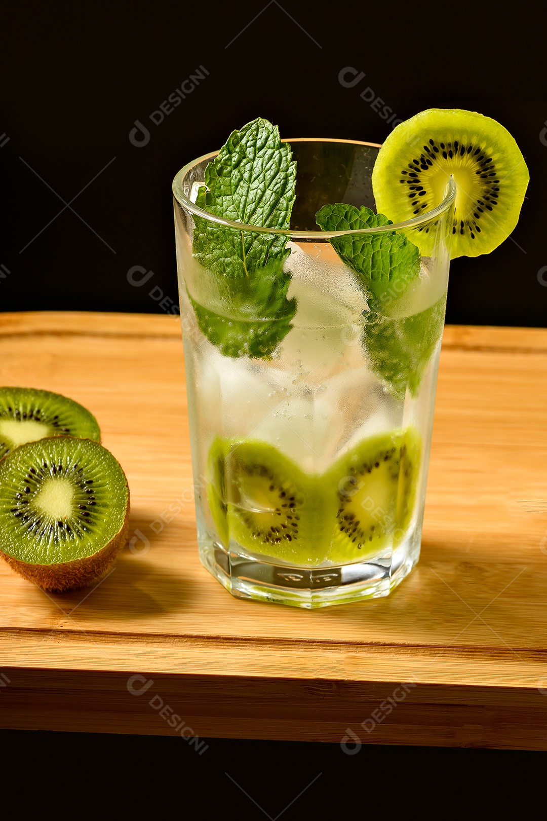 Drink gelado de kiwi