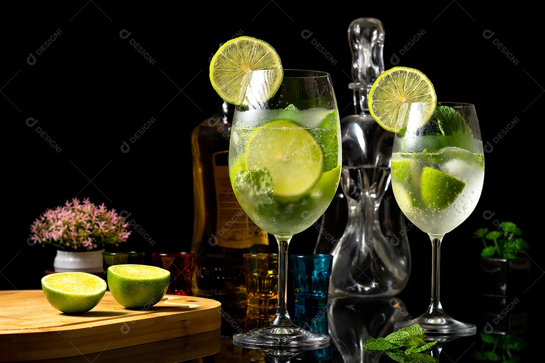 Taças de caipirinhas deliciosa