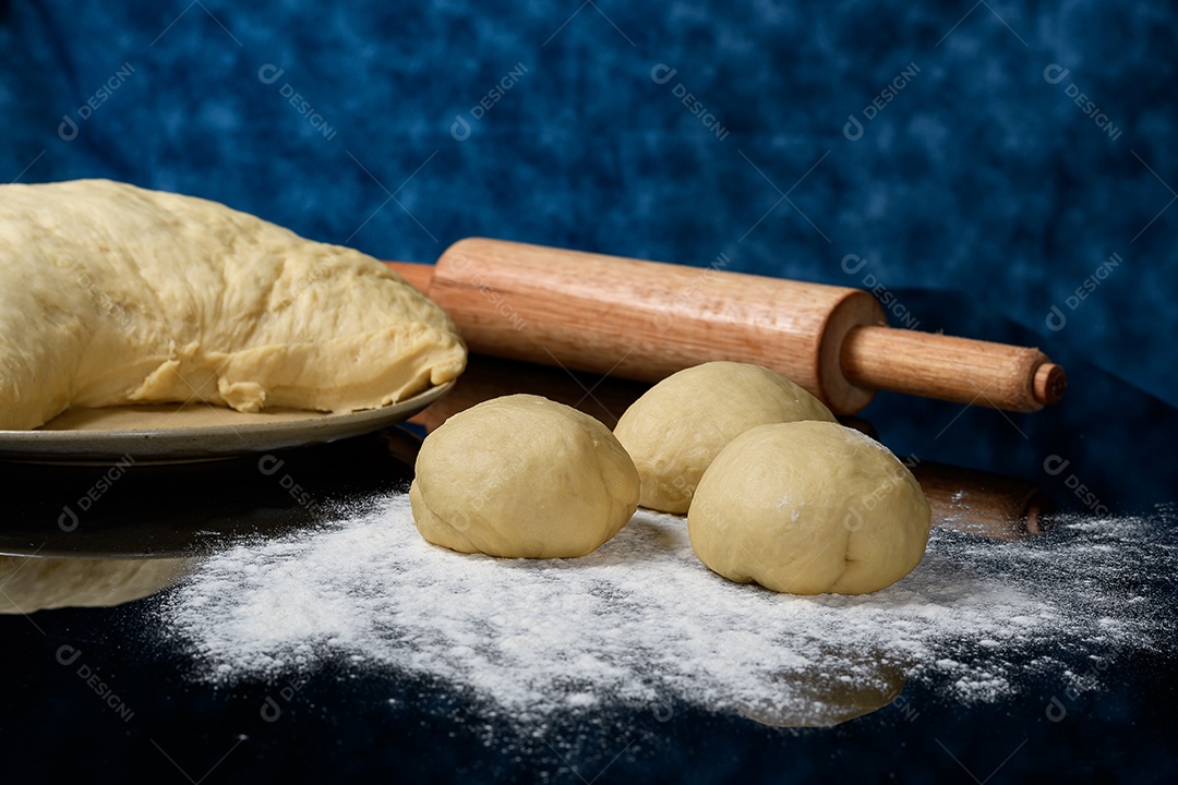 Preparamento de um pão rosca
