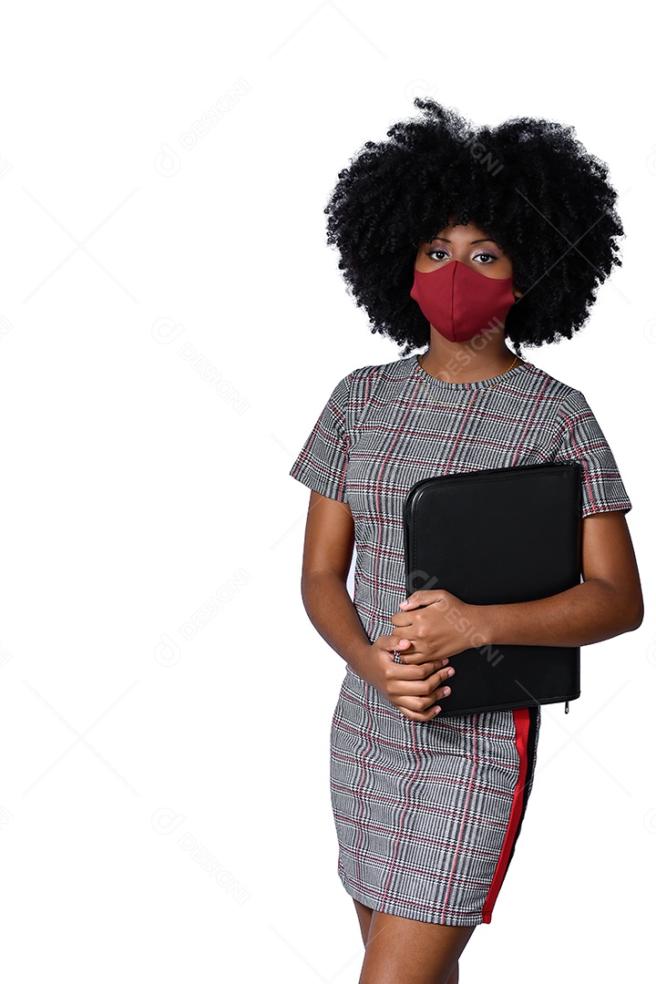 Uma jovem linda com bolsa de tablet nas mãos