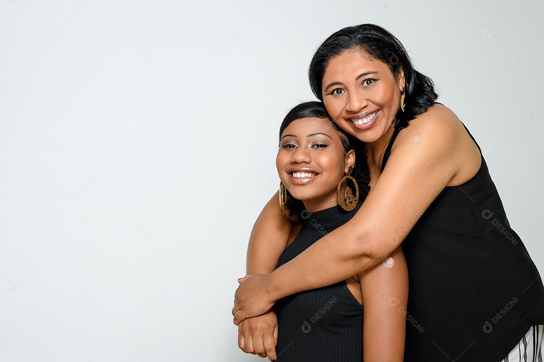 Lindas mulheres morena mãe e filha