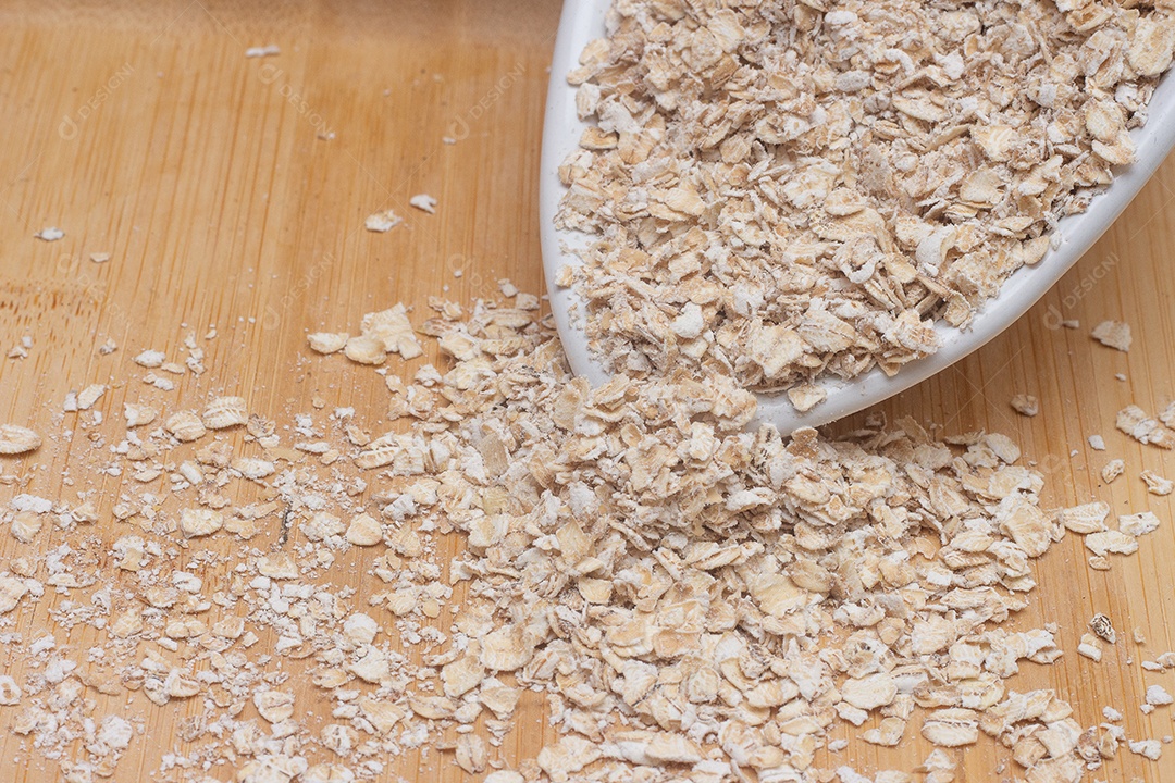 Tigela branca com aveia