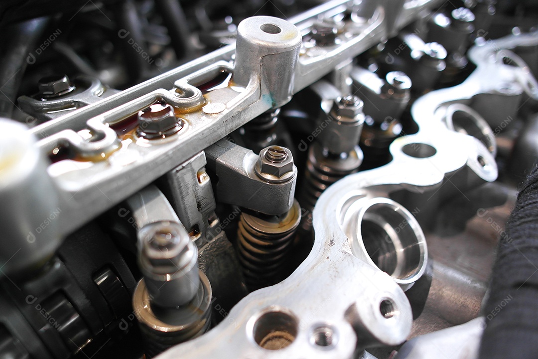 Fecho da válvula hidráulica interna no motor do carro para ajustar a ignição