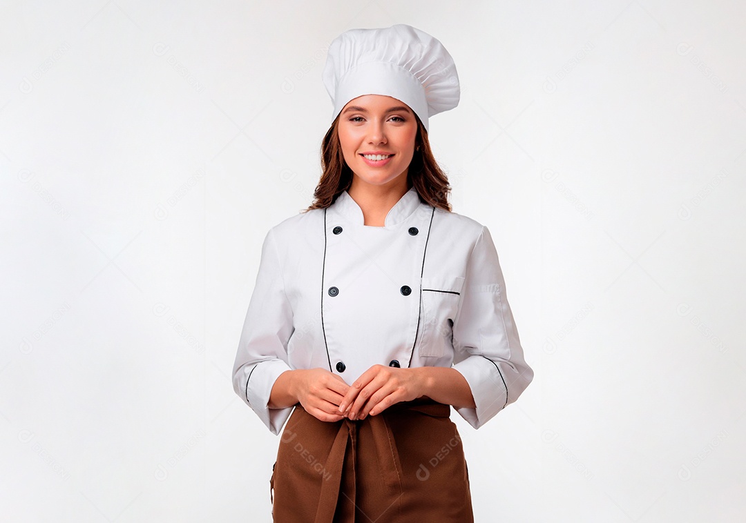 Mulher jovem feliz e sorridente com cabelos castanhos roupa de chefe