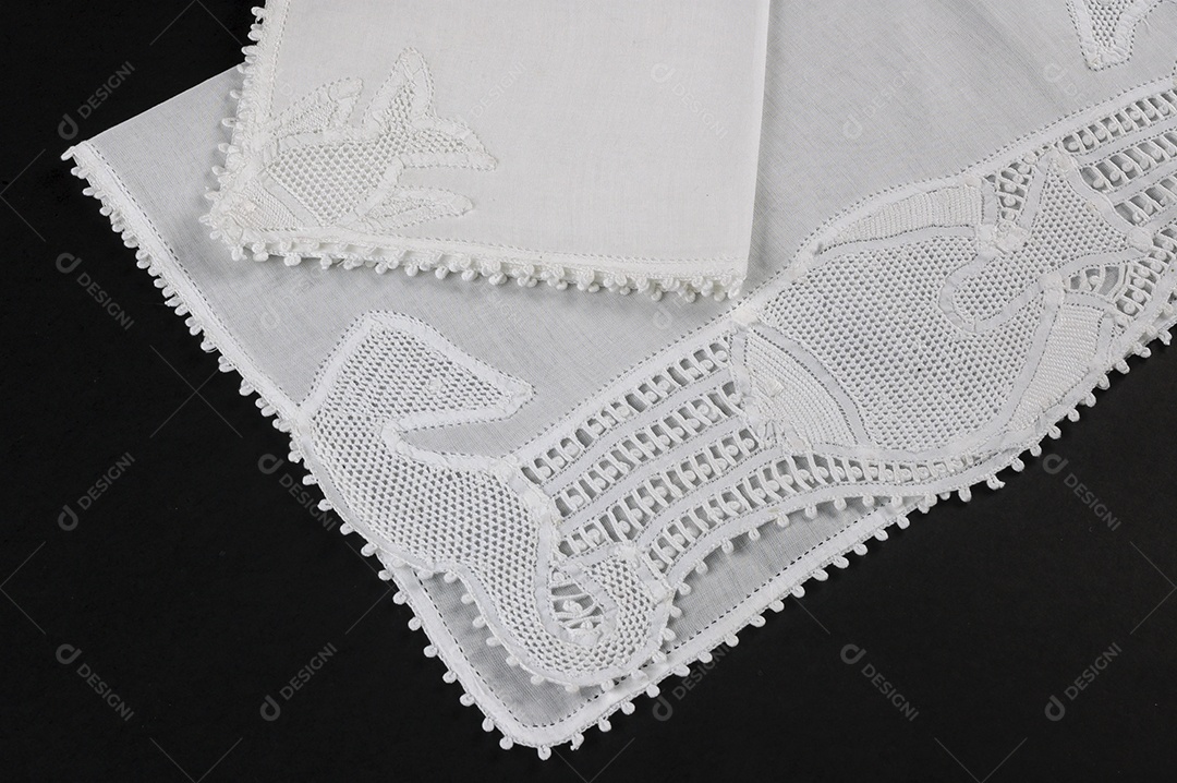 Pano decorado com bordado de animais marinhos