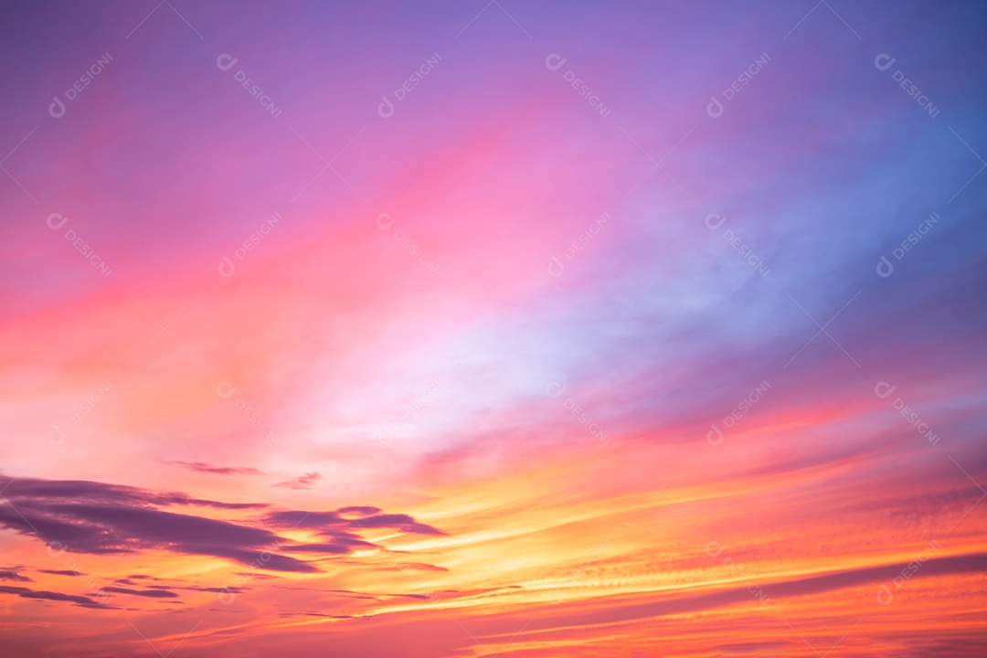 Céu lindo ao entardecer