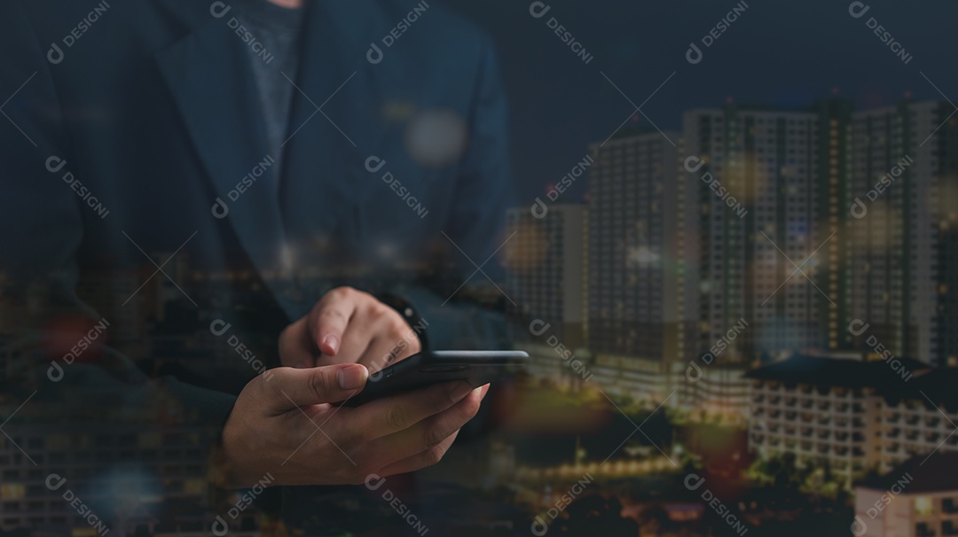 Jovem empresário em seu escritório