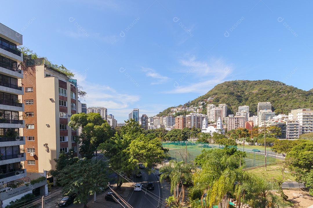 Vista da lagoa rodrigo de freitas prédios e morros