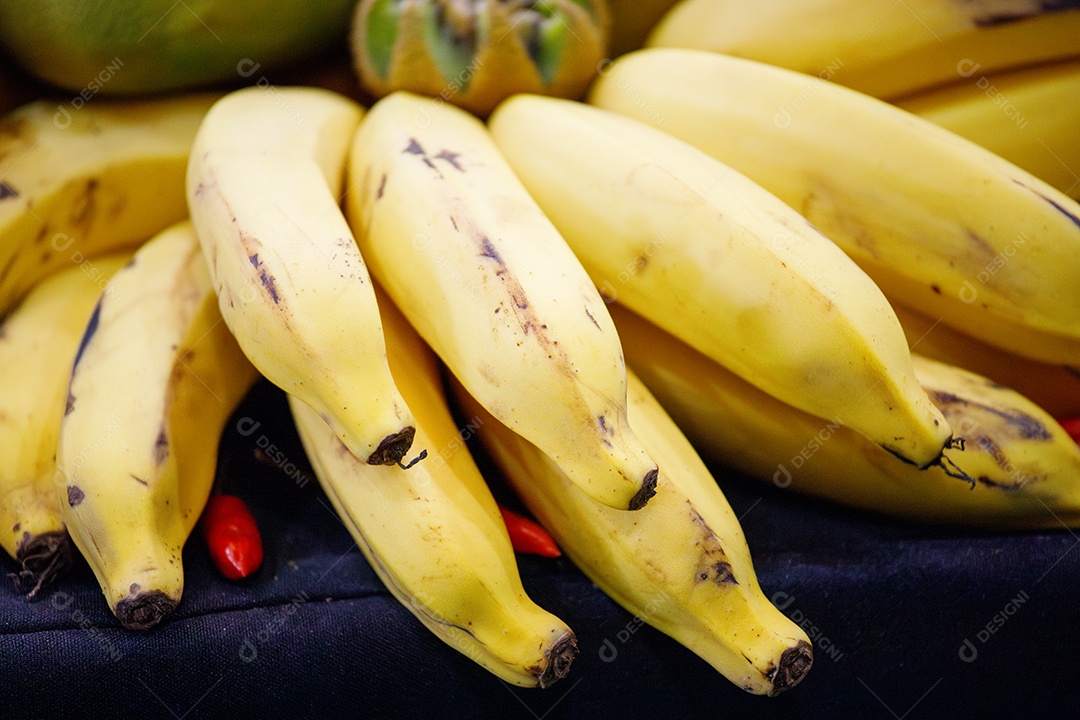 Bananas e outras frutas deliciosas