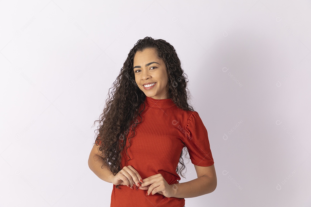 Linda jovem sorridente