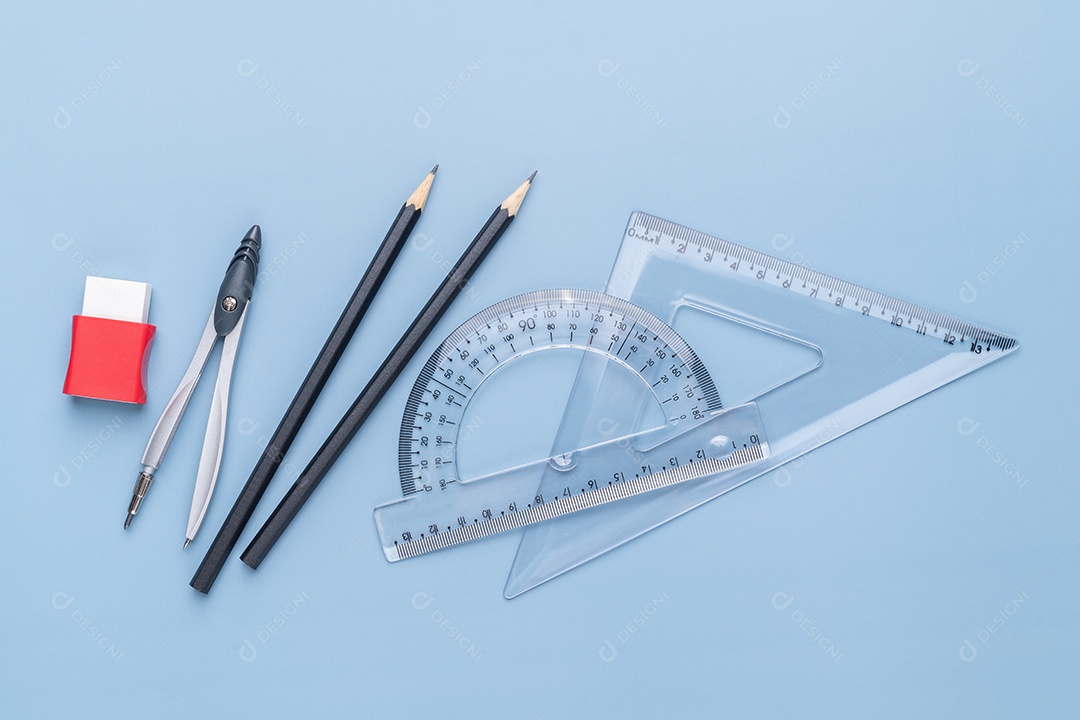 Régua lápis canetas borrachas e apontador materiais escolar