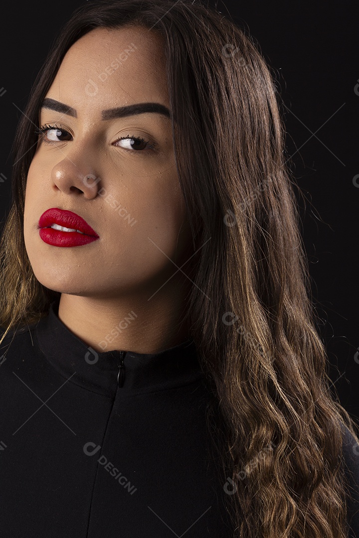 Garota linda e olhar sensual