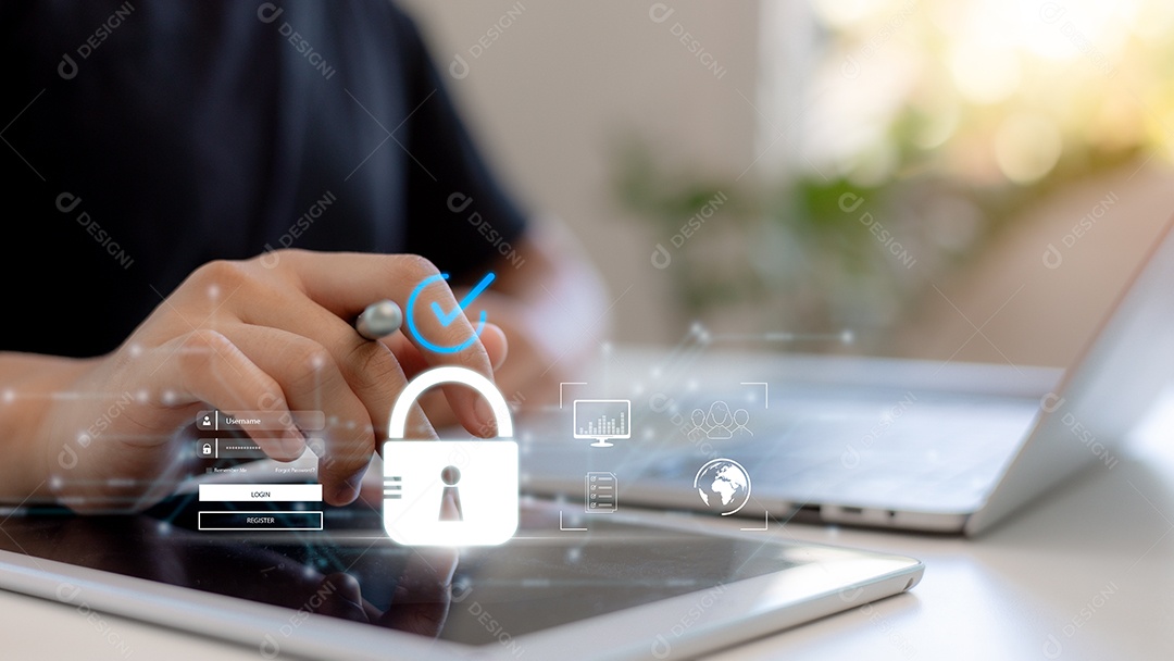 Pessoa tocando escudo virtual acesso seguro conexão criptografada