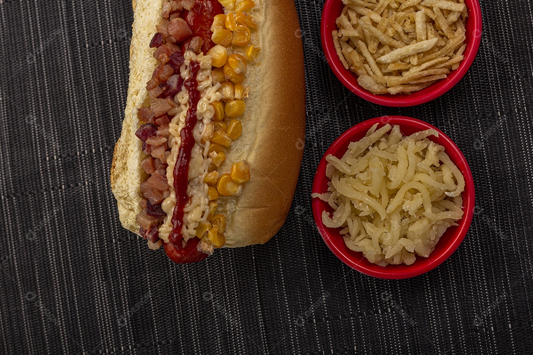 Lanche tradiconal brasileiro cachorro quente