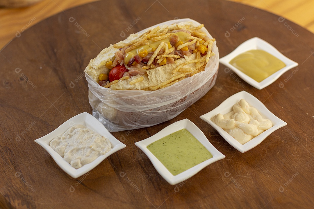 Cachorro quente super grande delicioso