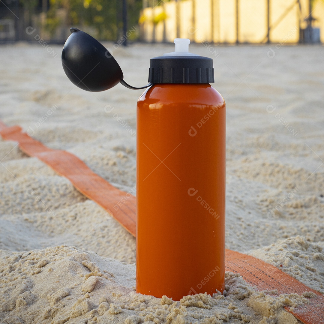 Garrafa de agua metal laranja