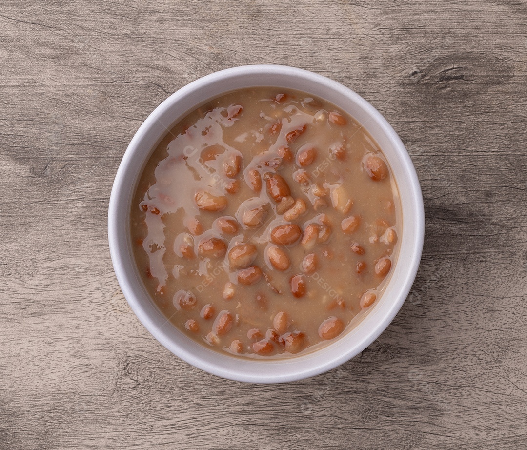 Tigela de feijão cozido