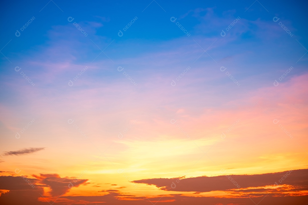 Céu lindo ao entardecer