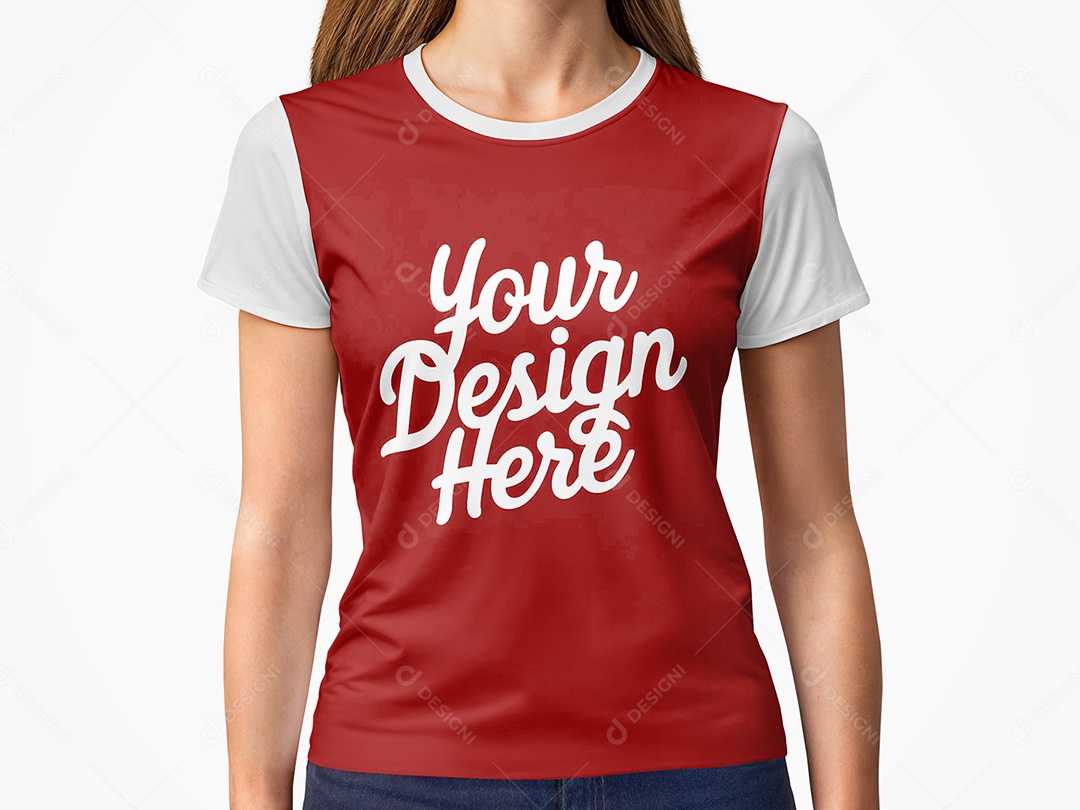 Mulher com Camiseta Mockup PSD Editável