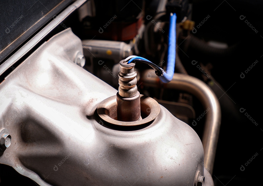 Sensor de O2 ou sensor de oxigênio no tubo de escape para medir o nível de oxigênio