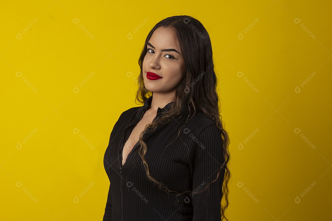 Uma jovem garota linda