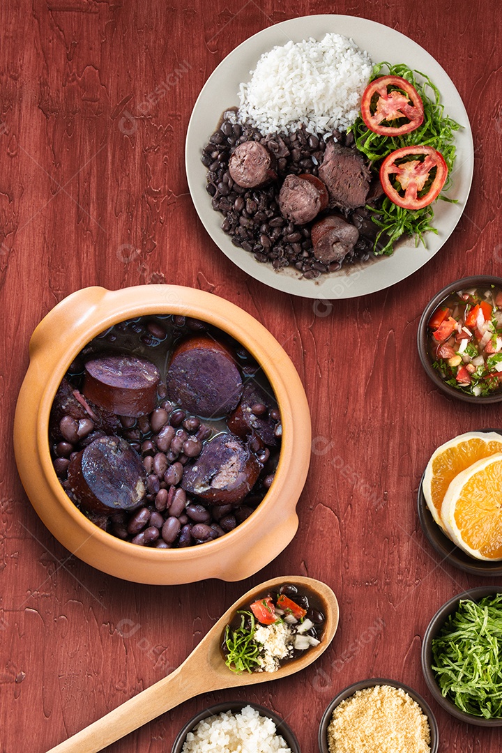 Feijoada brasileira tradicional com fundo vermelho