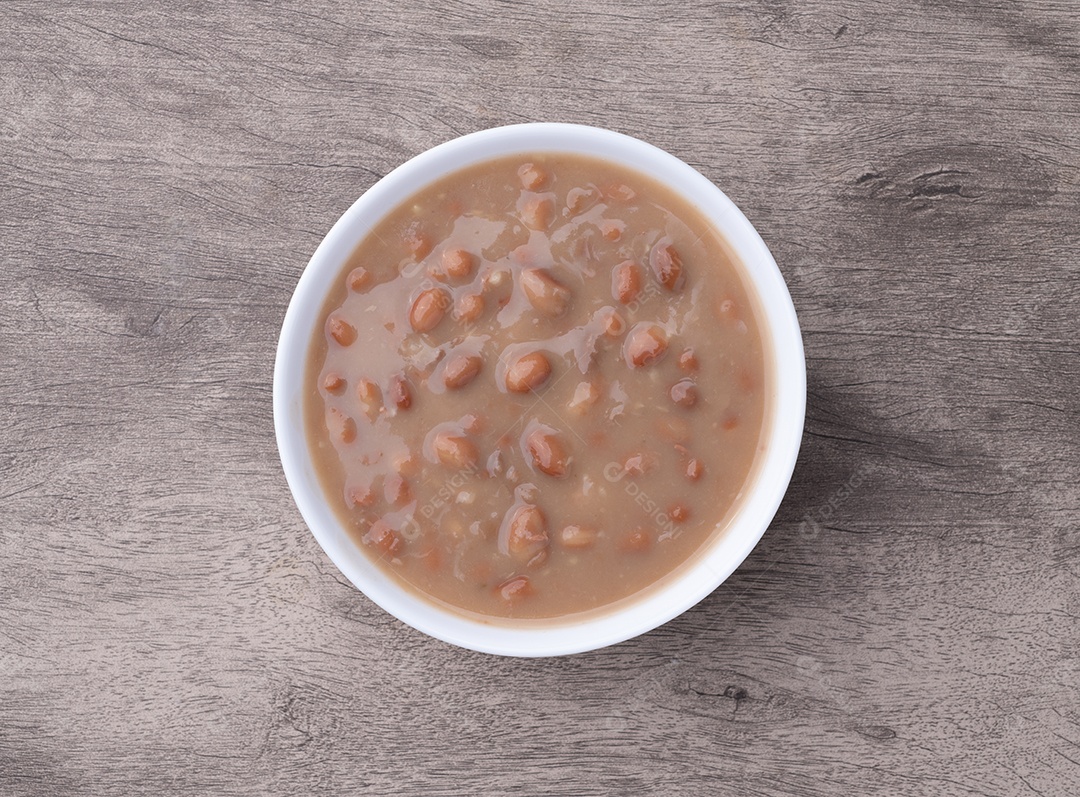 Tigela com delicioso feijão cozido