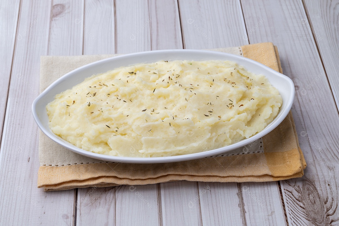 Tigela com delicioso purê de batatas
