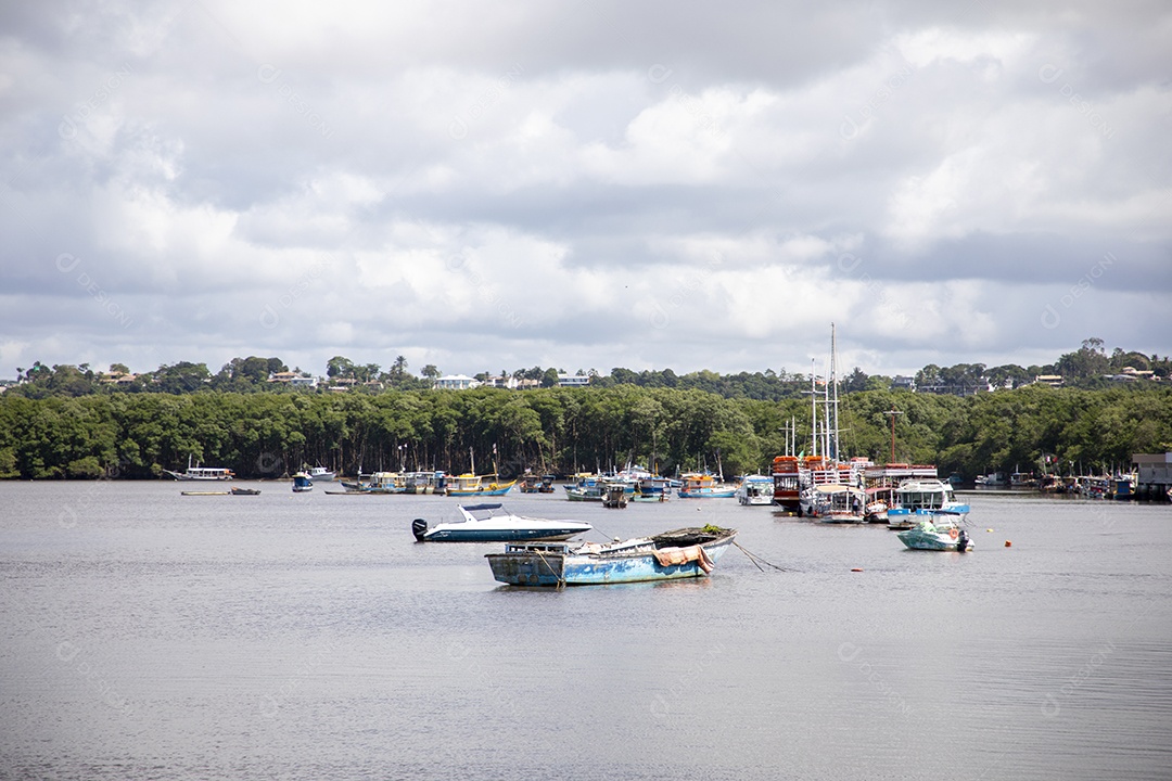 Emabarcação no rio