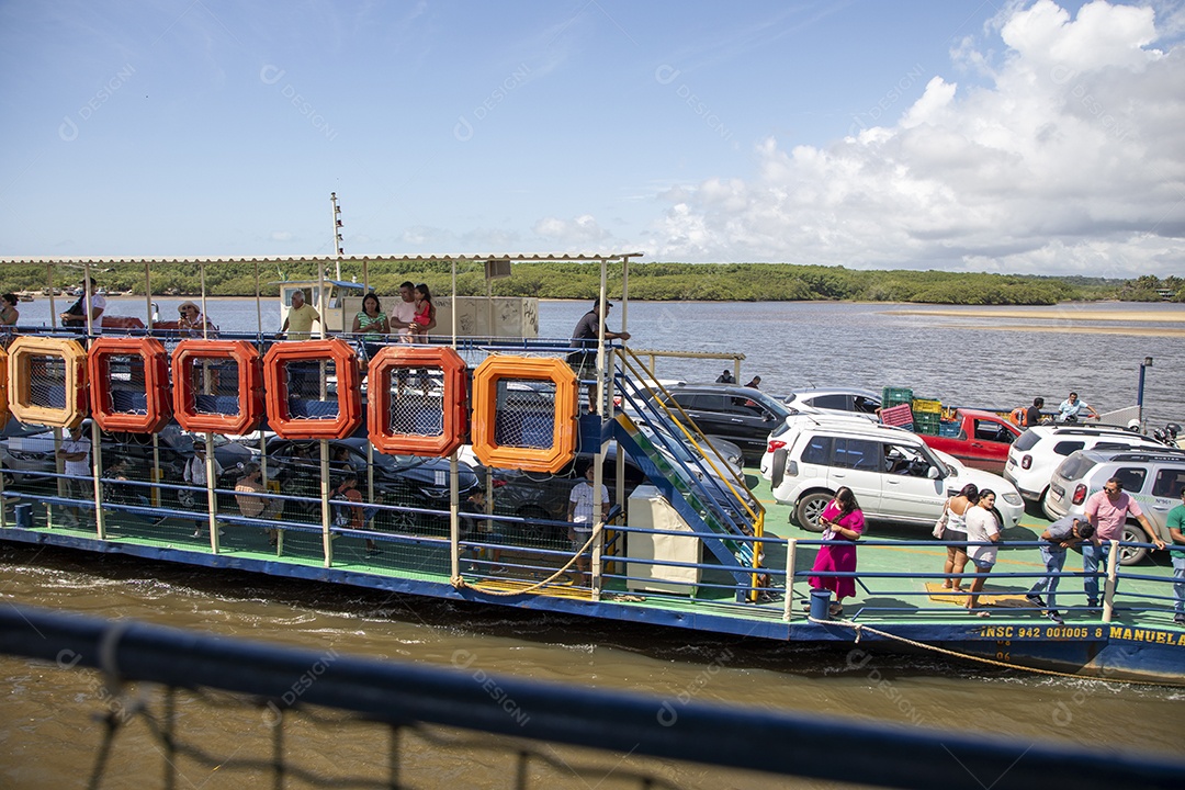 Balsas transportando carros