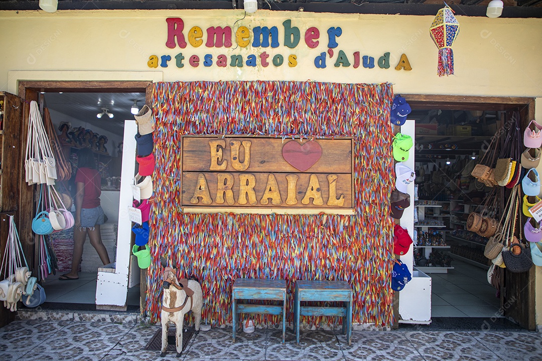 Uma loja com artesanatos lindos