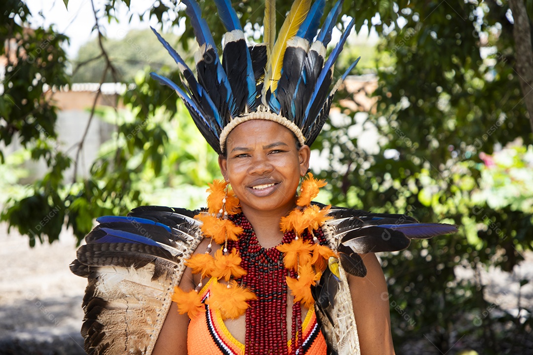 Indígena com caractéristica da aldeia
