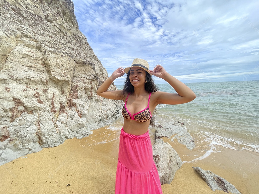 Uma linda mulher na praia