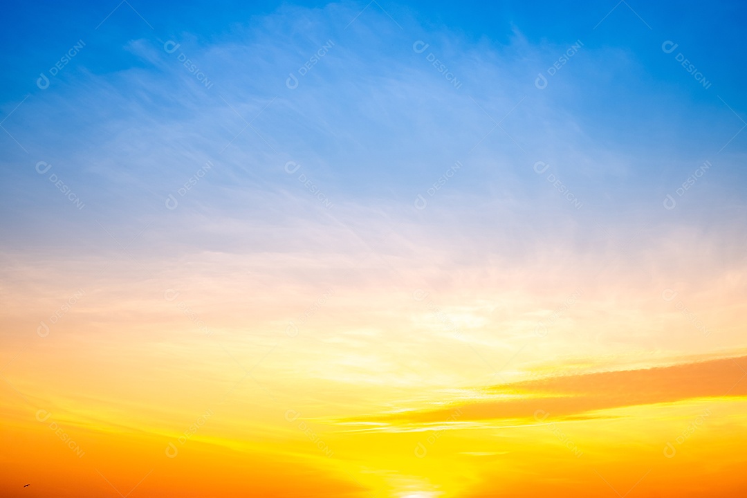 Céu desfocado com nuvem