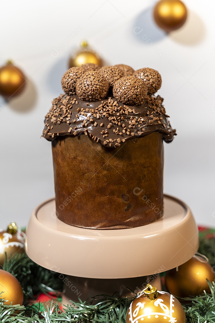 Panetone com muito chocolate e brigadeiro