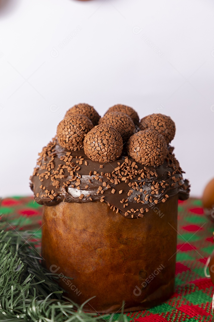 Panetone delicioso com brigadeiro