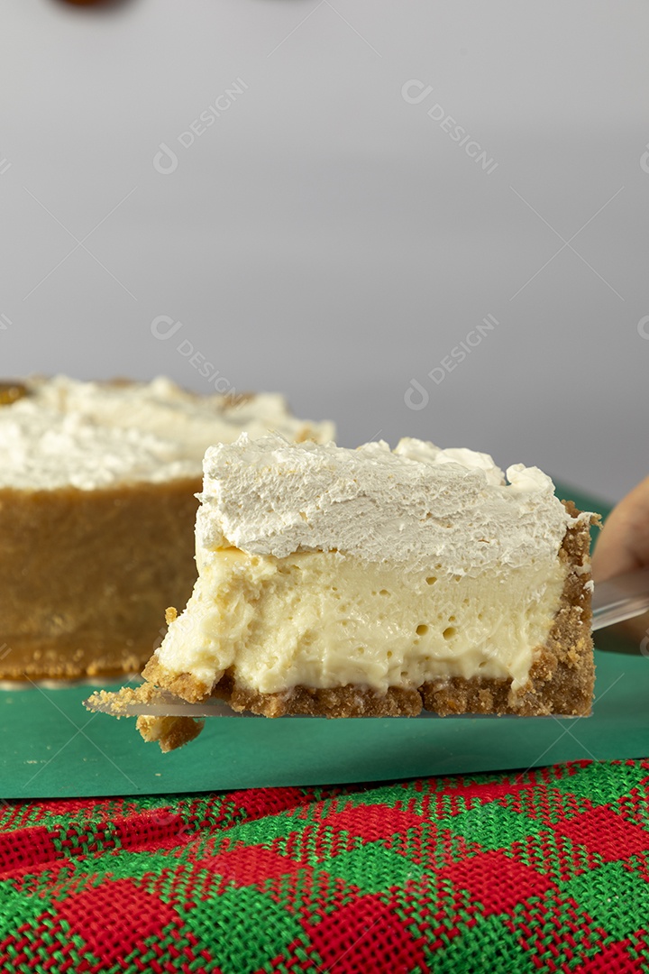 Torta deliciosa de limão com chantilly