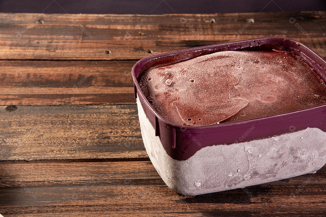 Tigela de açaí cremoso delicioso