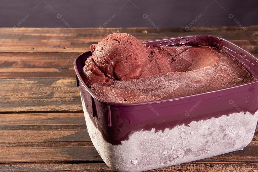 Tigela de açaí cremoso delicioso