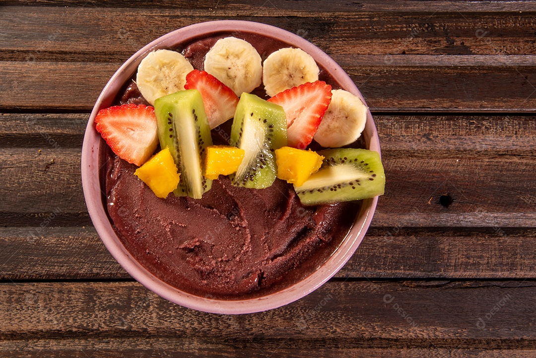 Açaí da amazônia com frutas tropicais