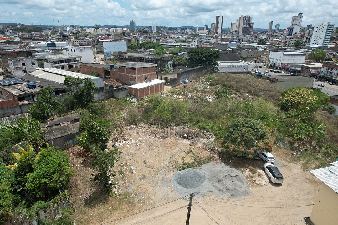 Linda vista panorâmica sobre fundo de uma cidade