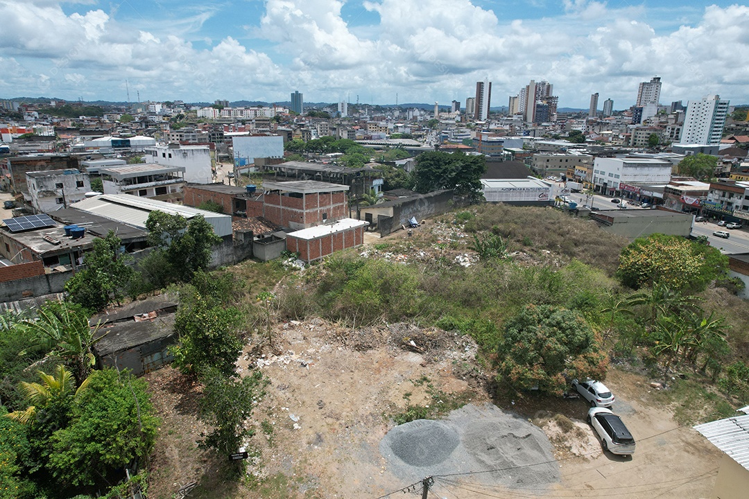 Linda vista panorâmica sobre fundo de uma cidade