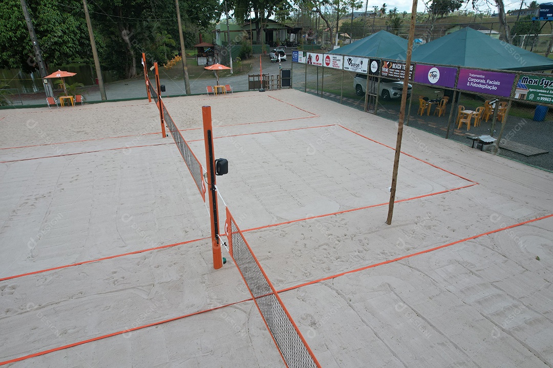 Lindo campo de aréia de beach tennis