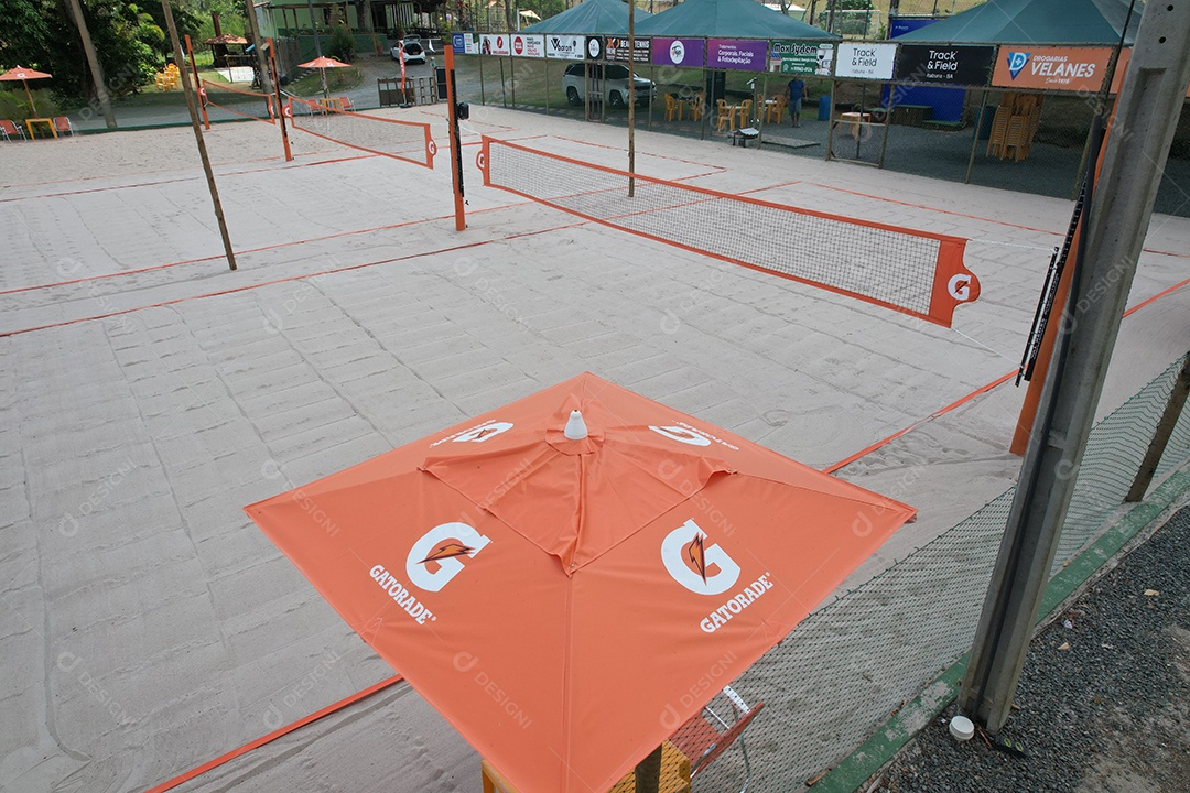 Lindo campo de aréia de beach tennis