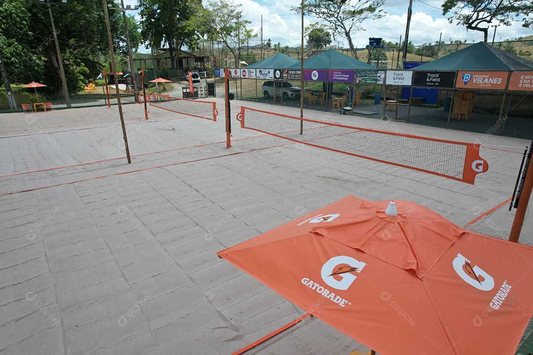 Lindo campo de aréia de beach tennis