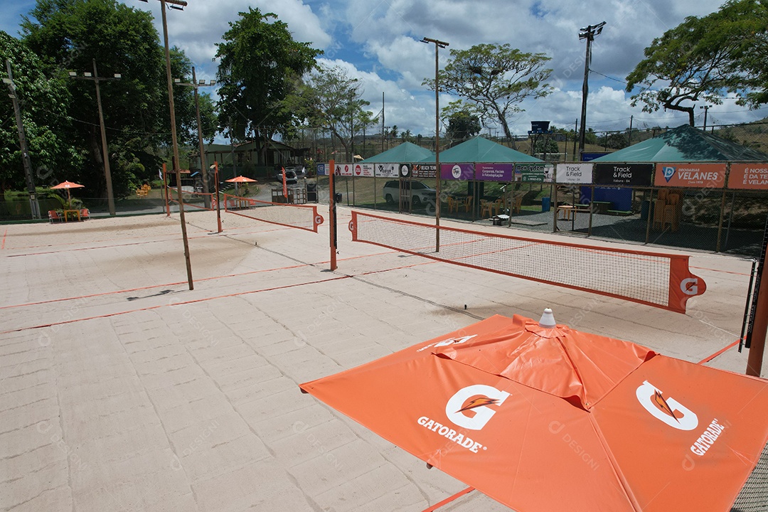 Lindo campo de aréia de beach tennis