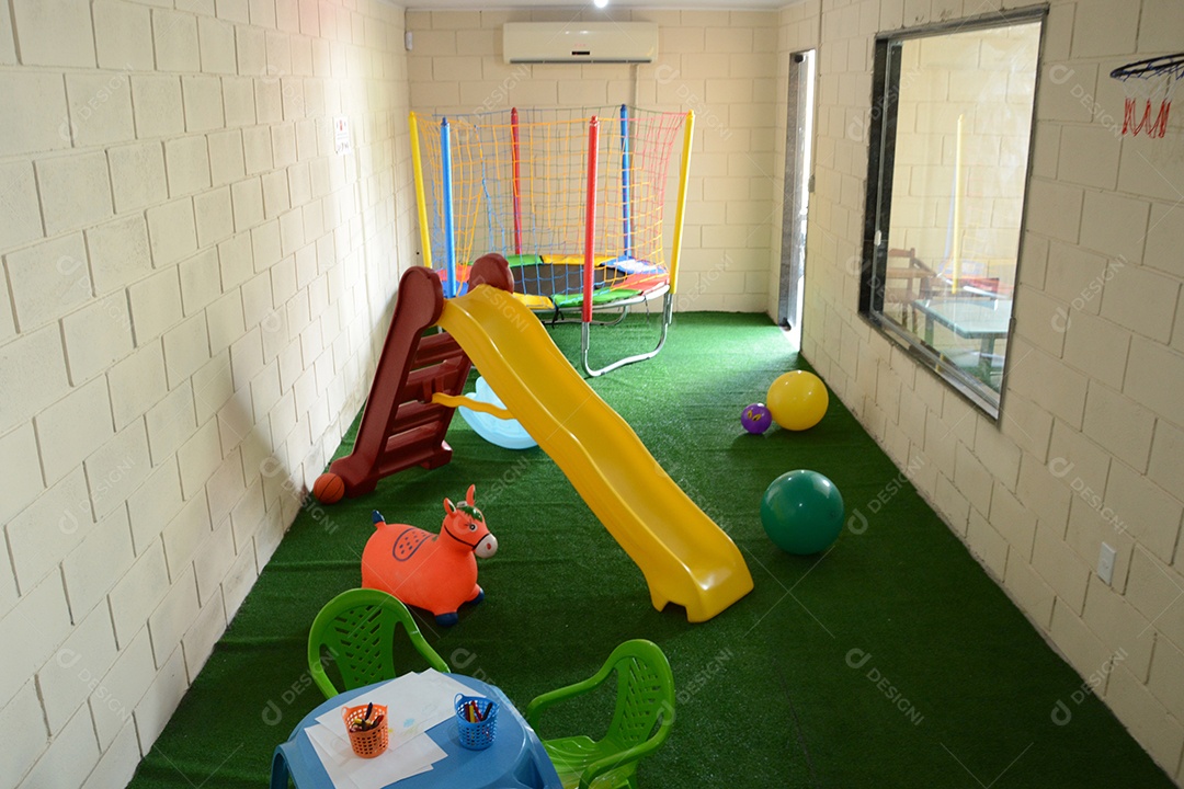 Linda brinquedoteca espaço para crianças se divertirem