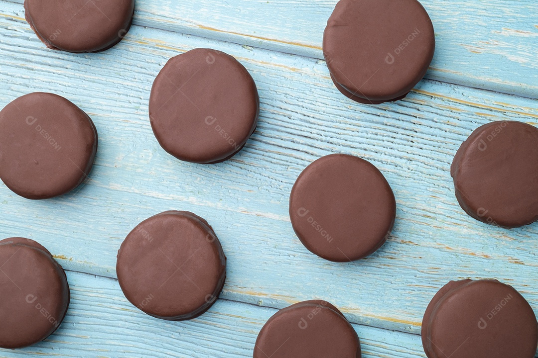 Pao de mel brasileiro ou biscoitos de mel com cobertura de chocolate