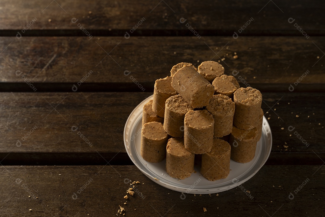 Paçocas deliciosas sobre tampa