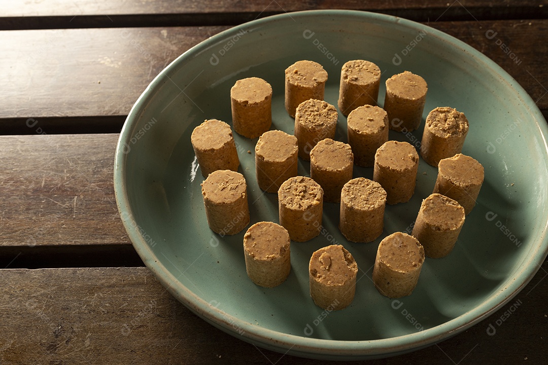 Travessa verde com paçoquinhas deliciosas